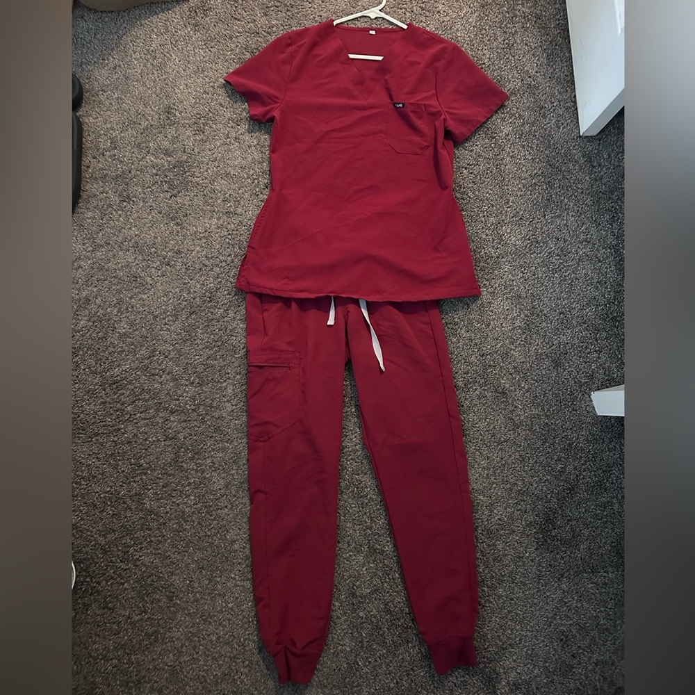 Jogger Scrub Set ( Burgundy) - Picture 3 of 17